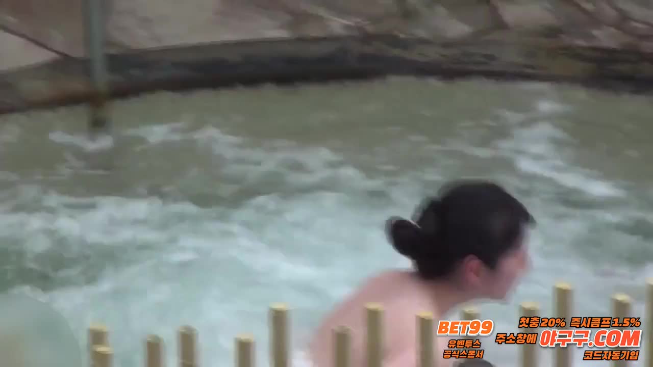 일본 온천에서 도촬당한 하프한국녀 자매 도촬영상
